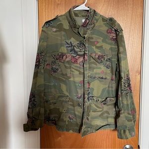 Cotton military zip up jacket in military/rose motif